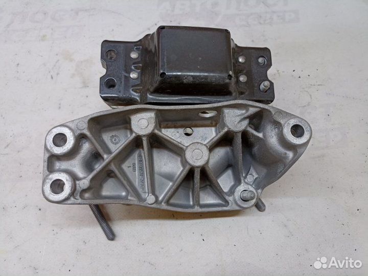 Опора двс левая Volkswagen Tiguan 5N1 cawa 2010