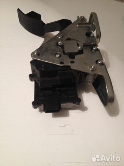 Педаль газа Infinity QX 56