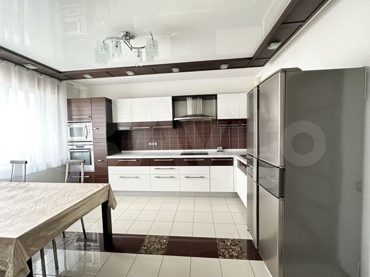 3-к. квартира, 96,3 м², 8/10 эт.