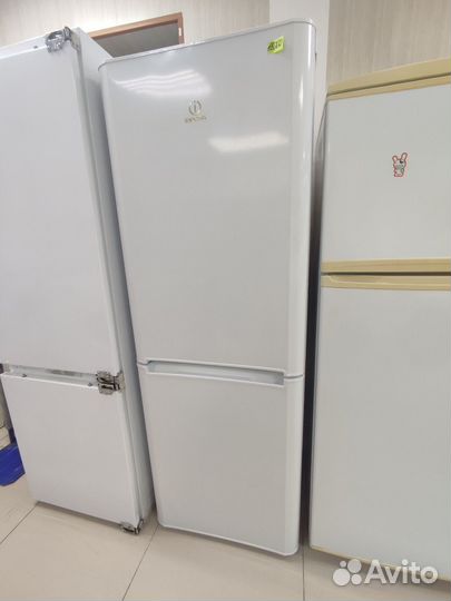 Холодильник Indesit, 168 см