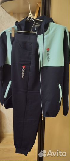 Спортивный костюм женский