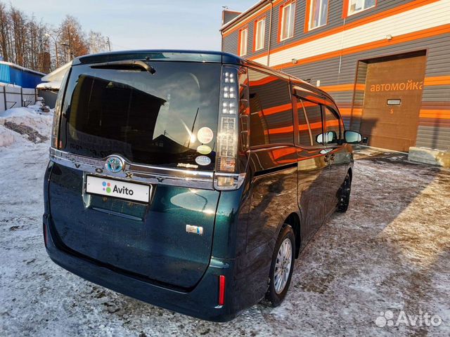 Toyota Voxy 1.8 CVT, 2015, 118 500 км