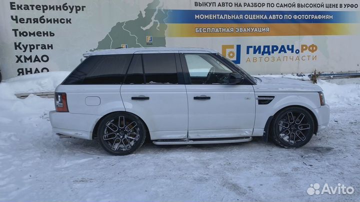 Накладка стойки задняя левая наружная Land Rover R