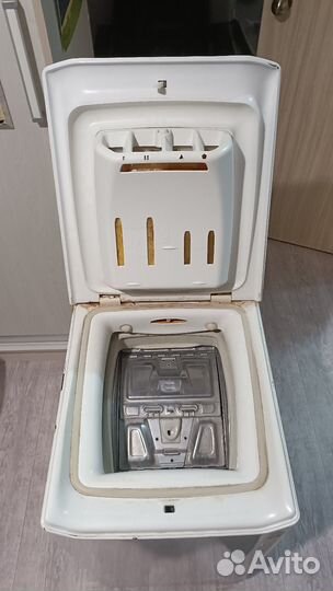 Стиральная машина с вертикальной загрузкой