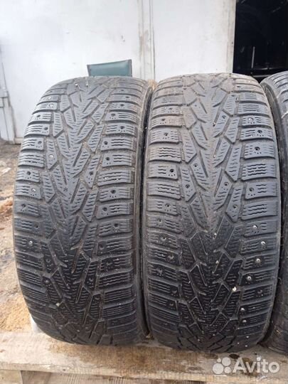 Nokian Tyres Hakkapeliitta 7 215/55 R17