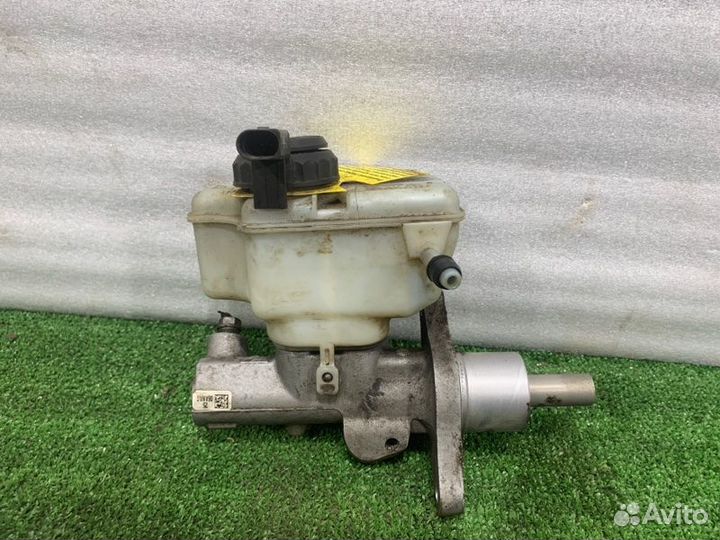 Главный тормозной цилиндр Volkswagen Golf хетчбэк