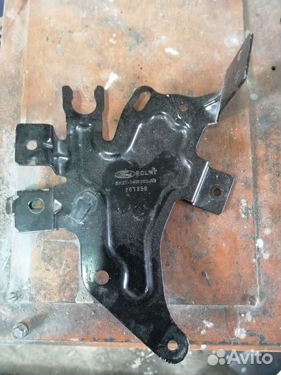 Ford Tourneo Custo Кронштейн блока предохранителей