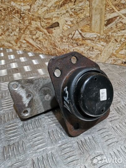 Кронштейн опоры двигателя правый Chevrolet Lacetti