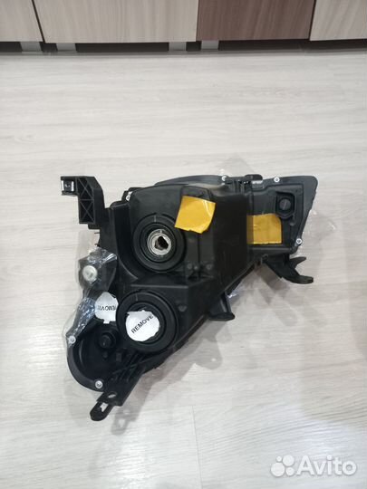 Фара передняя правая на Ниссан Алмера G15