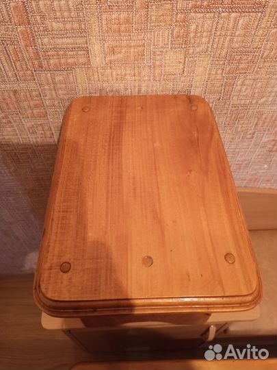 Стульчик деревянный