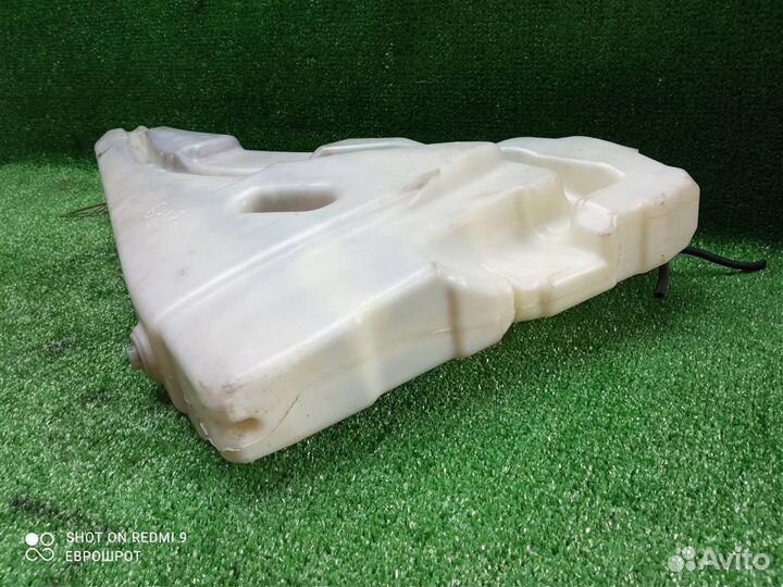 Бачок омывателя лобового стекла Volkswagen Touare
