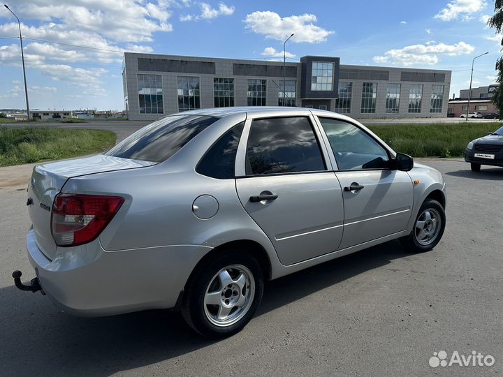 LADA Granta 1.6 МТ, 2013, 170 000 км