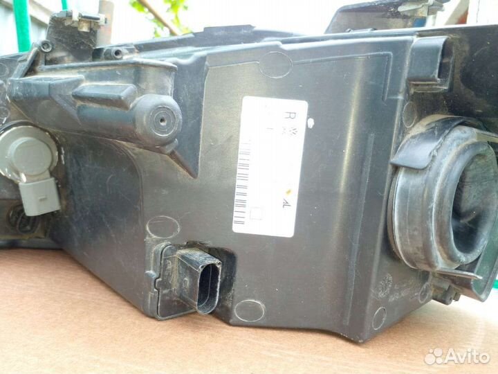 Фара volkswagen polo правая