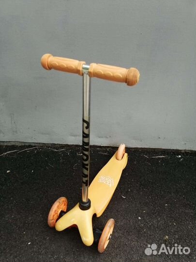 Самокат б/у. Полностью рабочий
