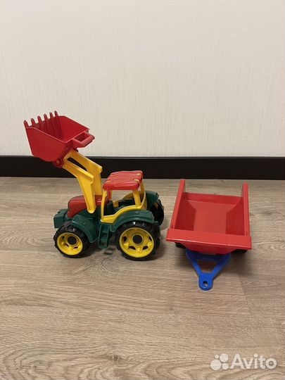 Детский трактор с прицепом