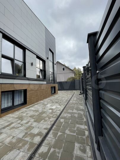 Коттедж 185 м² на участке 5,4 сот.