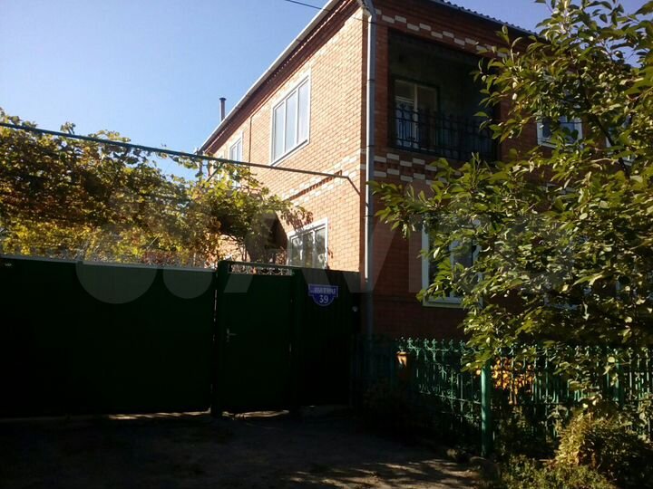 Дом 190 м² на участке 7 сот.