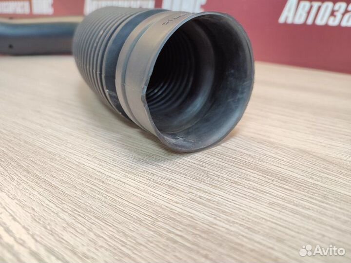 Патрубок воздушного фильтра Renault Sandero