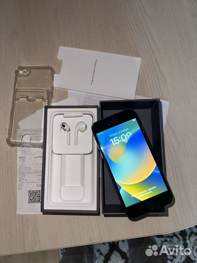 iPhone 8, 64 ГБ