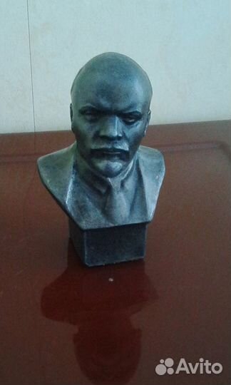 Бюст ленина