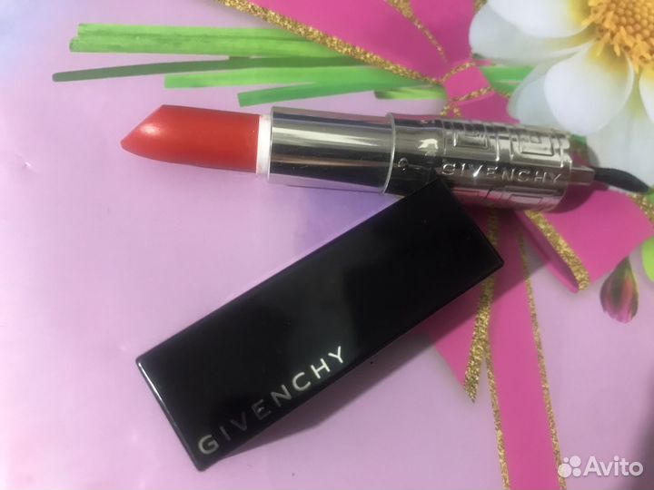 Givenchy Rouge iInterdit помада тон 64