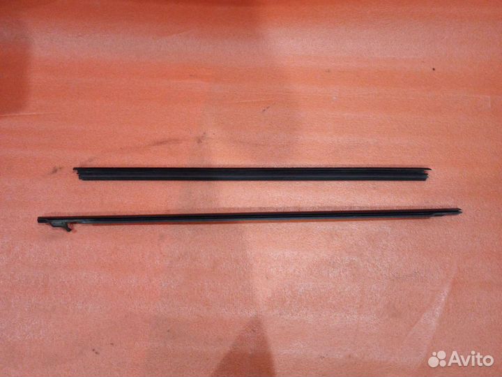 Бархотка. Уплотнитель стекла двери Volkswagen polo
