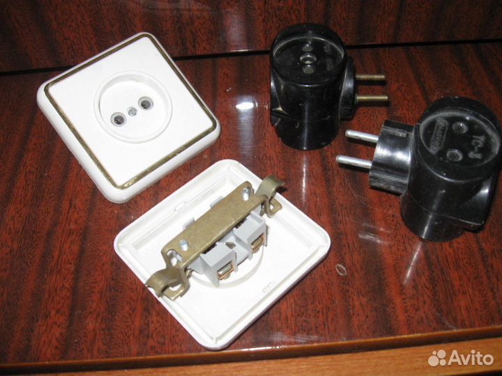 Бытовая электроарматура, провода, кнопки