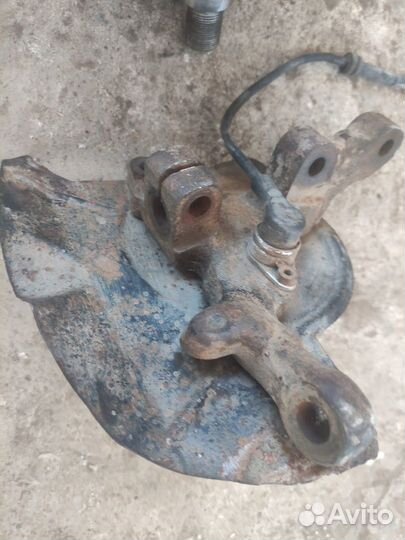 Кулаки поворотные Opel Omega A