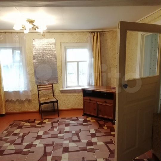 Доля в 3-к. квартире, 140 м², 1/2 эт.