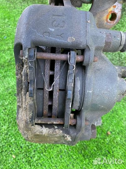 Ступица передняя правая Mazda Demio DW5W B3 1998