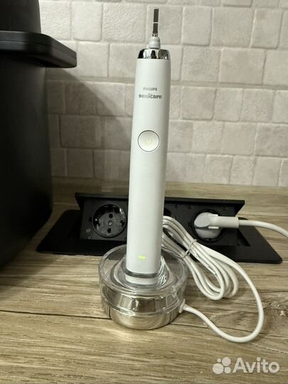 Электрическая зубная щетка Philips Sonicare новая