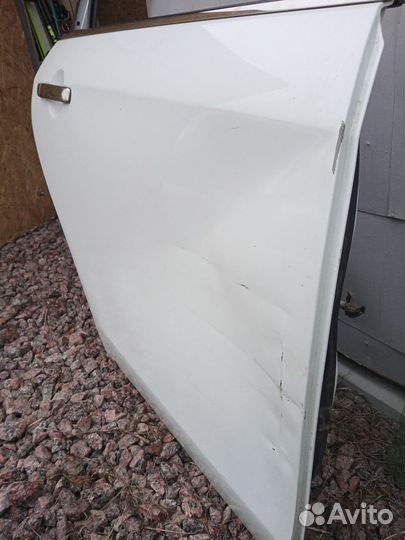 Дверь правая задняя Nissan Almera g15