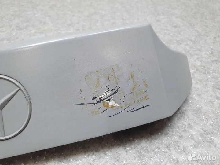 Крышка двигателя передняя Mercedes E-Class W210