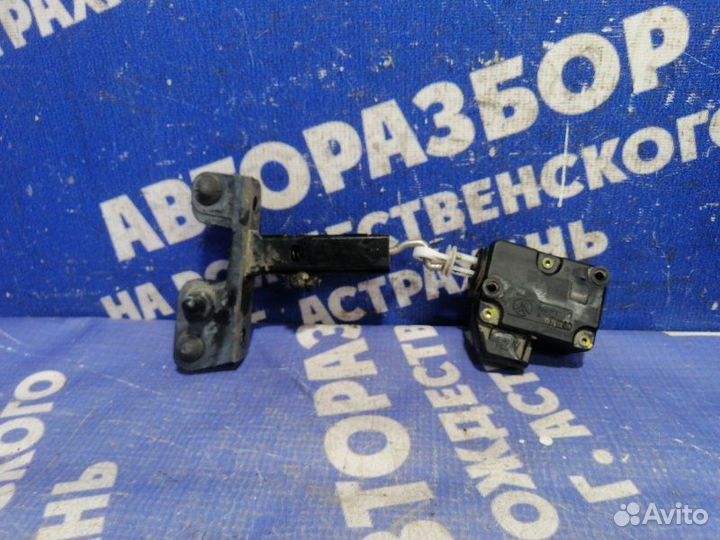 Активатор лючка бензобака Brilliance M2 седан 4G93