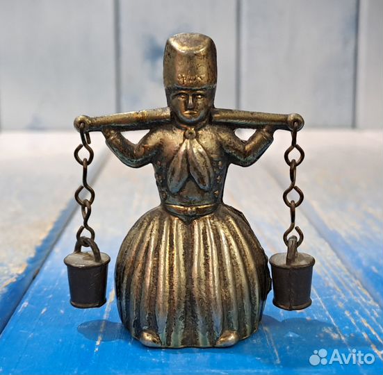 Колокольчик Мужик с ведрами, Великобритания