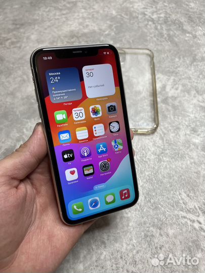 iPhone 11, 64 ГБ