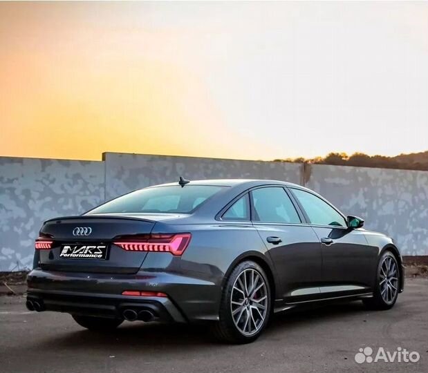 Audi A6 C8 диффузор S6 с черными насадками в S lin