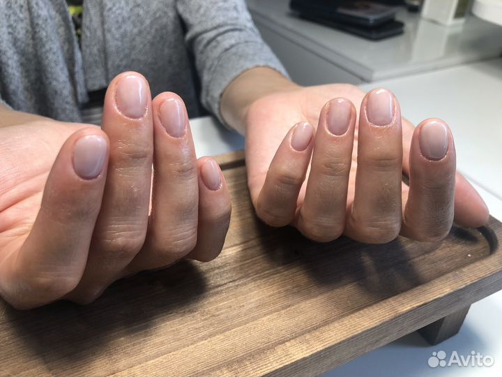 Модель на маникюр