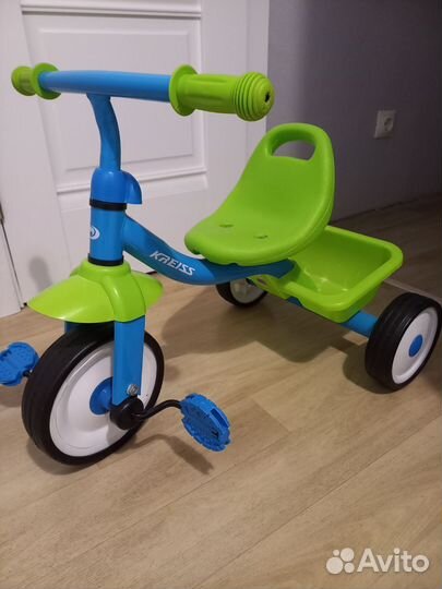 Трехколесный велосипед