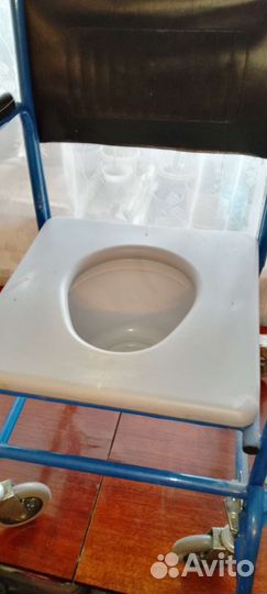 Коляска санитарная