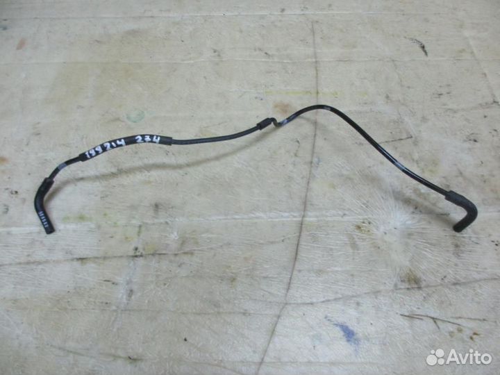 Трубка вакуумная w172 SLK-class 274.920