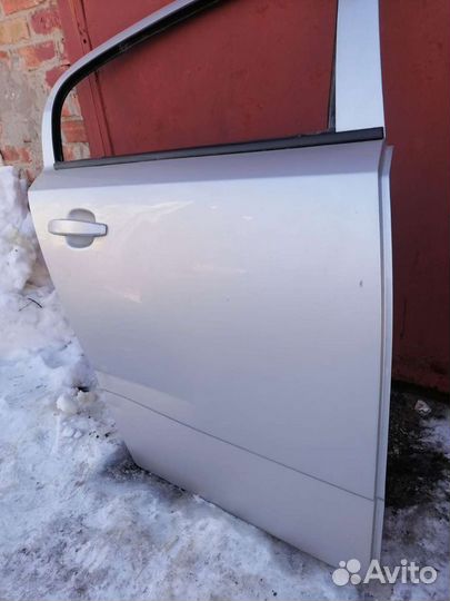 Дверь правая задняя opel astra h