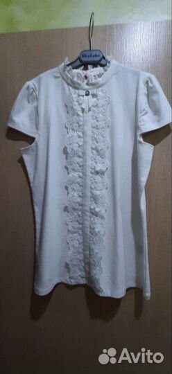 Белая блуза