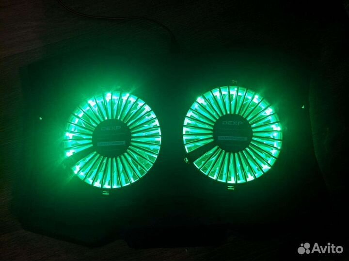 Охлаждающая подставка для ноутбука Dexp