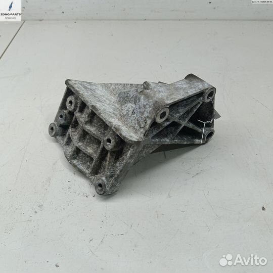 Кронштейн гидроусилителя DO4YA на Ford Fusion