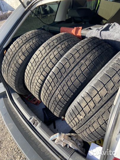 Bridgestone Blizzak Revo2 215/60 R16