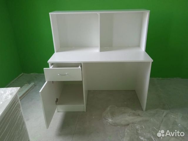 Ресепшн/стол администратора