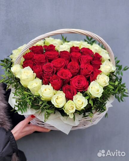 Роскошная Корзина из 51 Розы