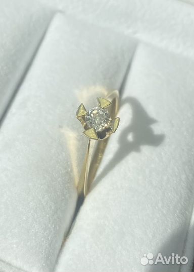 Золотое кольцо 750 с 0.25ct бриллиантом