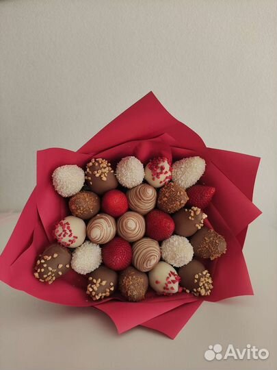 Клубника в шоколаде, букеты из клубники в шоколаде